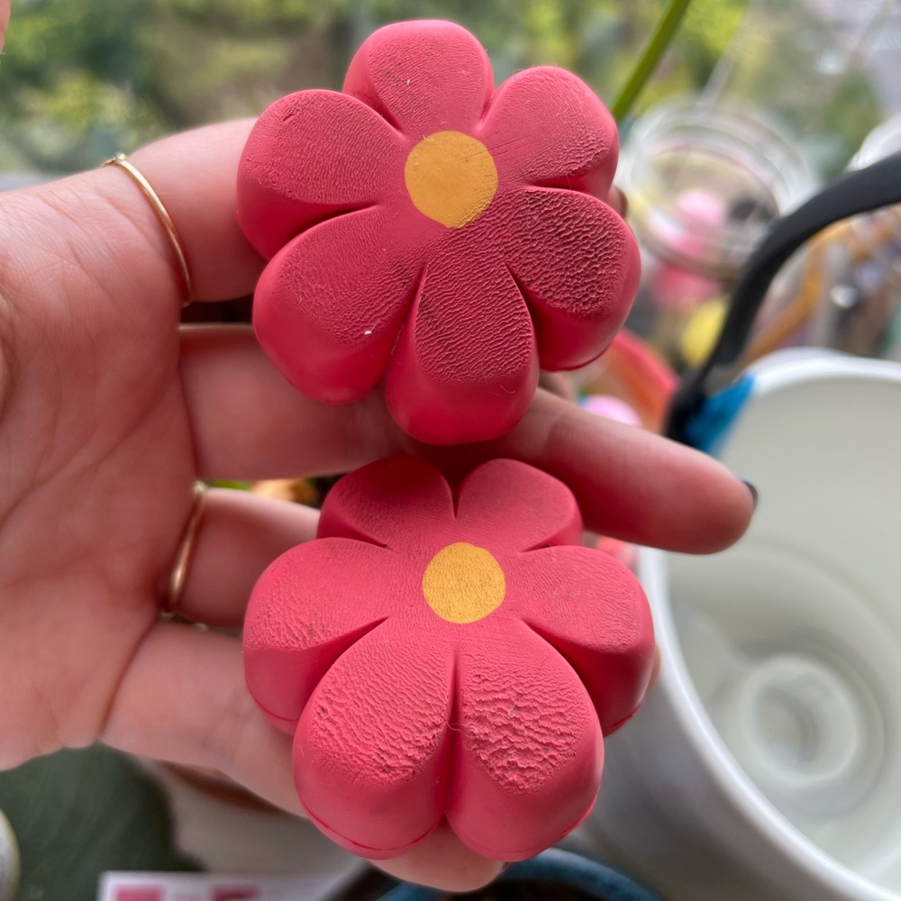 Moxi Brake Petals Toe Stops in Red Hibiscus